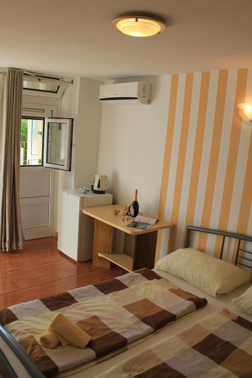 Rooms & Studio Bellina Skradin Exterior foto